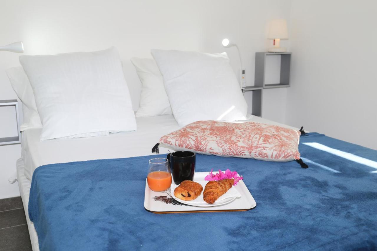 Dlo Doubout Les Pieds Dans L'Eau Apartment Sainte-Anne  Exterior photo